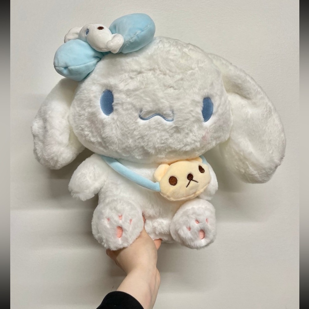 NWOT Large Cinnamoroll Sanrio Plush